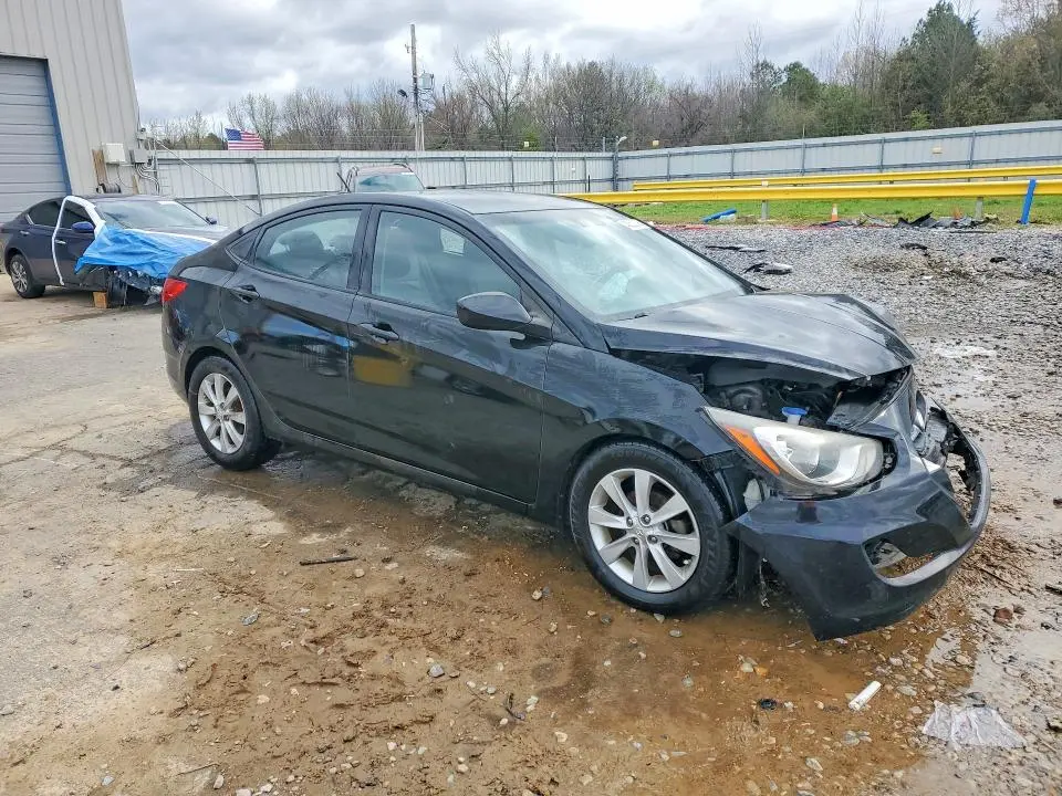 2013 HYUNDAI ACCENT GLS  