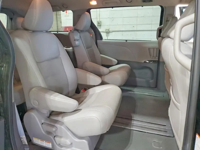2020 TOYOTA SIENNA   