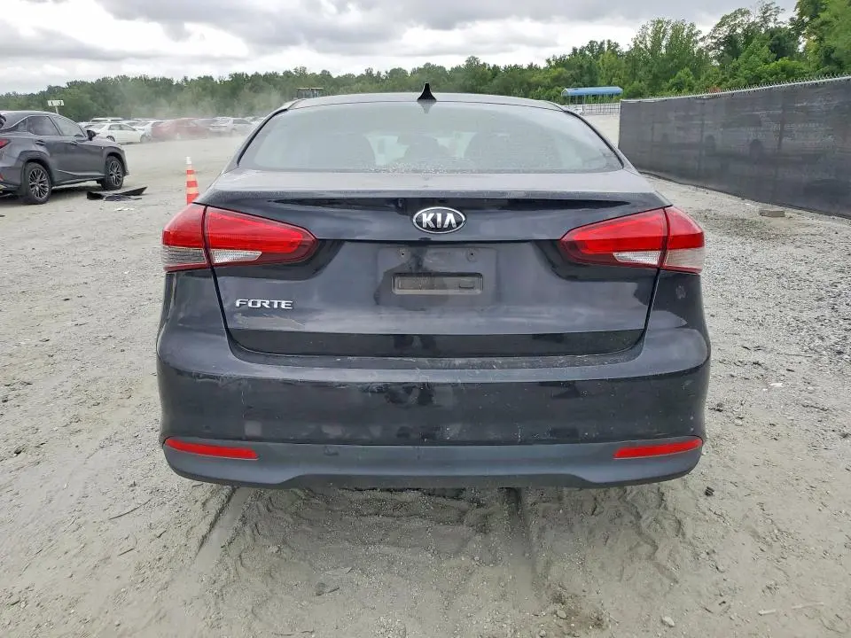 2018 KIA FORTE LX  