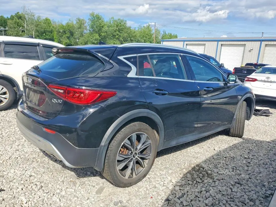 2017 INFINITI QX30 PREMIUM  