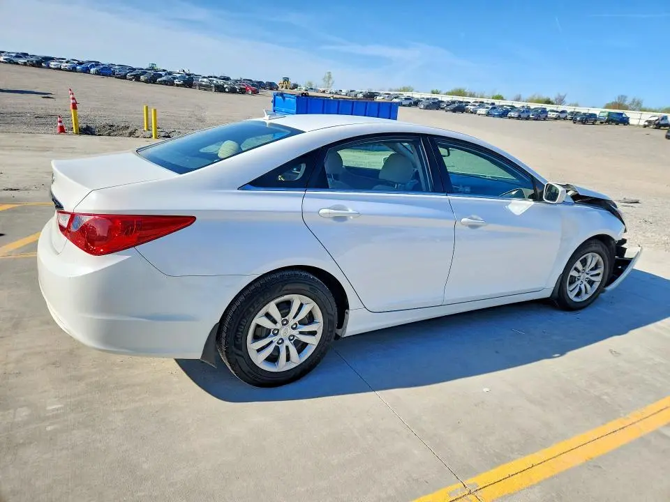 2012 HYUNDAI SONATA GLS  