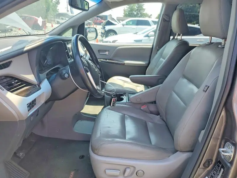2015 TOYOTA SIENNA XLE 8-PASSENGER  