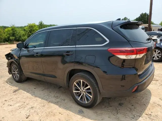2019 TOYOTA HIGHLANDER SE  