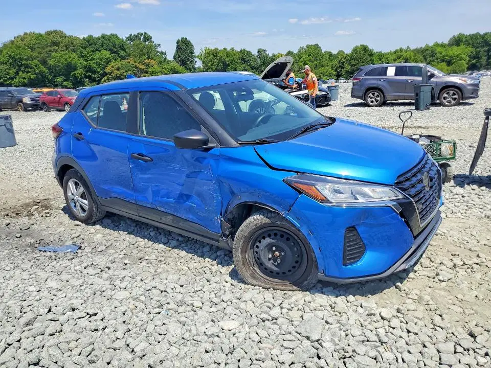 2021 NISSAN KICKS S  