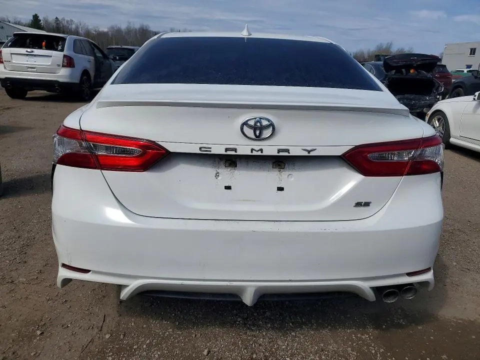 2020 TOYOTA CAMRY SE  