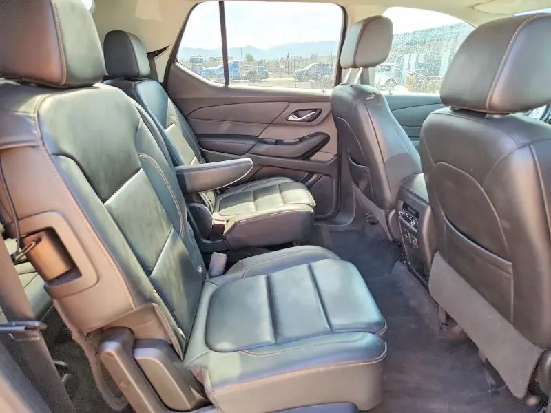2020 CHEVROLET TRAVERSE LT  