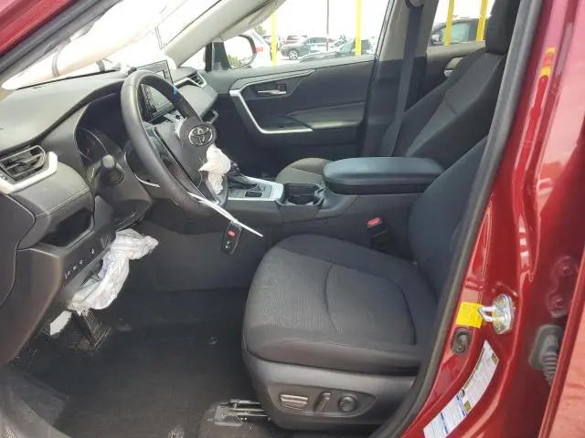 2021 TOYOTA RAV4 XLE  