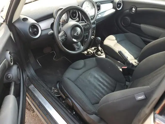 2011 MINI COOPER   