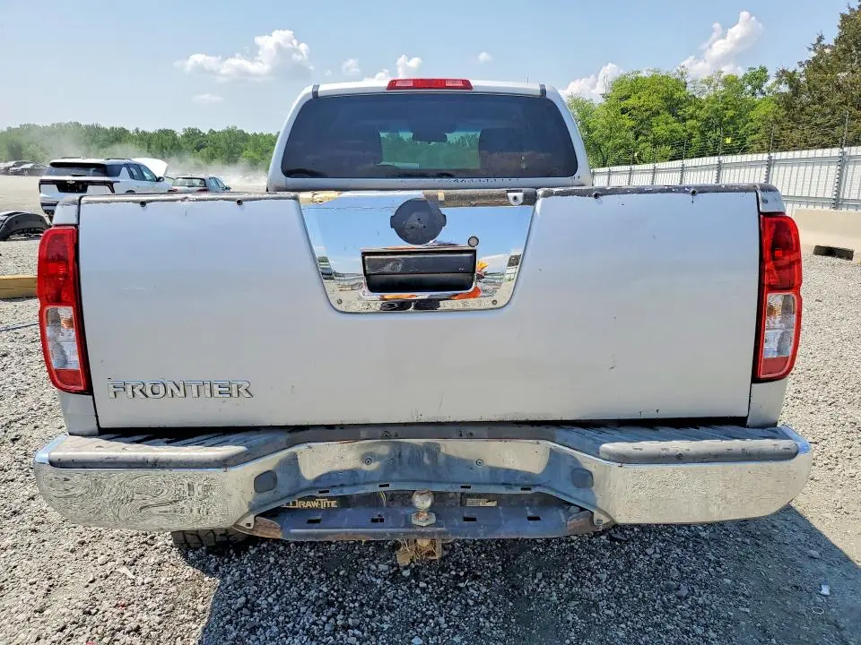2013 NISSAN FRONTIER S  