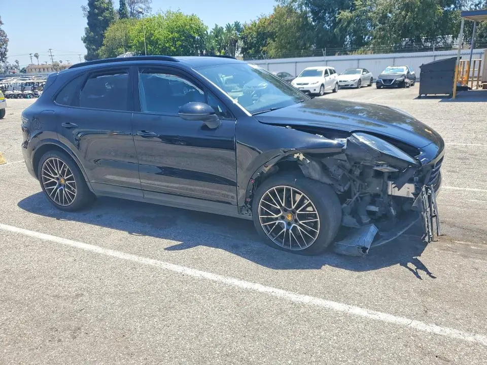 2021 PORSCHE CAYENNE S  