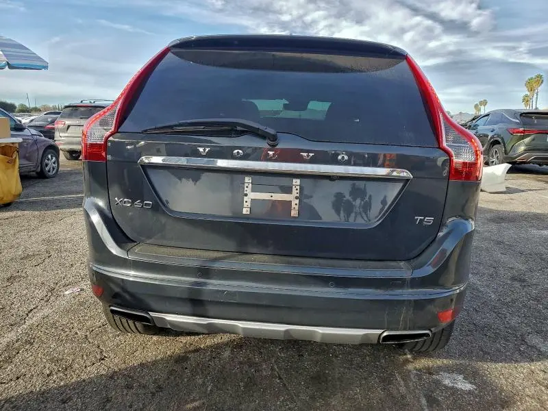 2015 VOLVO XC60 T5 PREMIER  