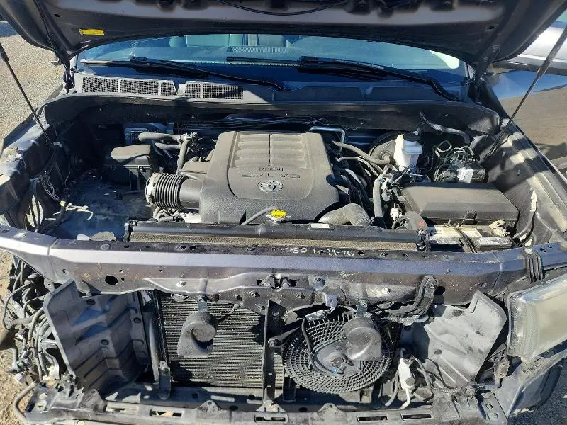 2016 TOYOTA SEQUOIA SR5  