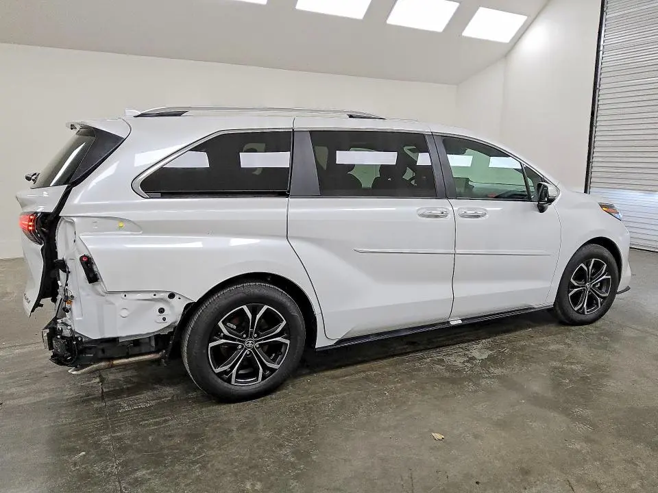 2026 TOYOTA SIENNA PLATINUM 7-PASSENGER  