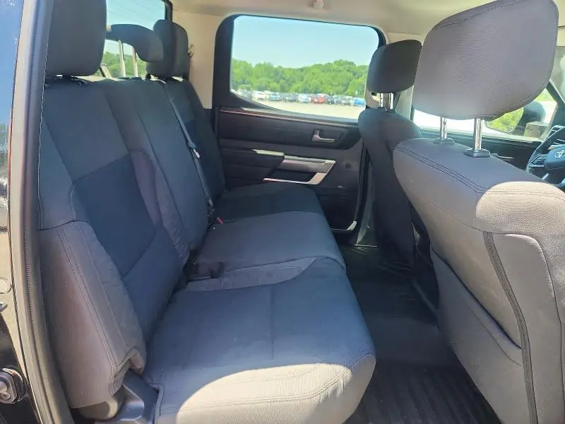 2022 TOYOTA TUNDRA SR5  