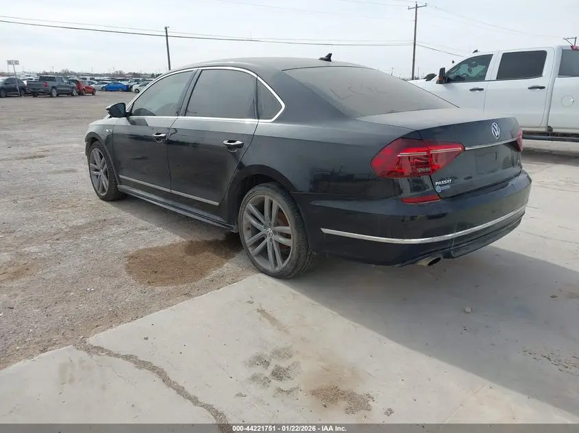 2017 VOLKSWAGEN PASSAT 1.8T R-LINE