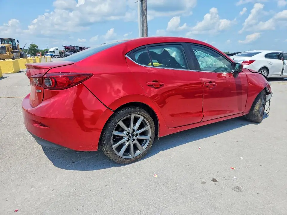 2018 MAZDA 3 TOURING  