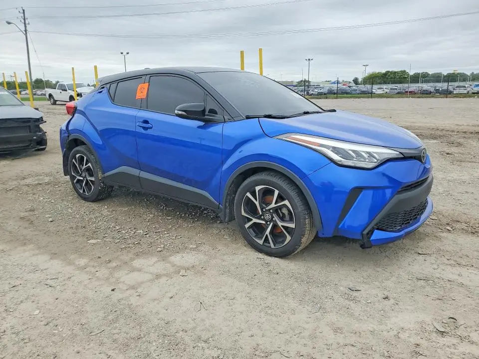 2020 TOYOTA C-HR XLE  