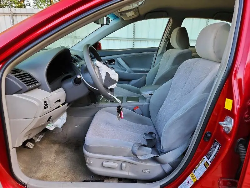 2011 TOYOTA CAMRY LE  