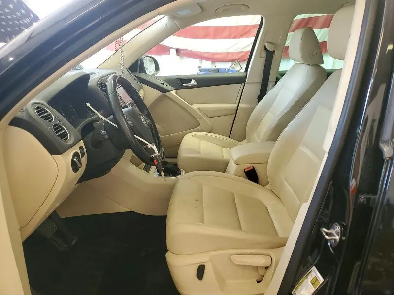 2013 VOLKSWAGEN TIGUAN S  