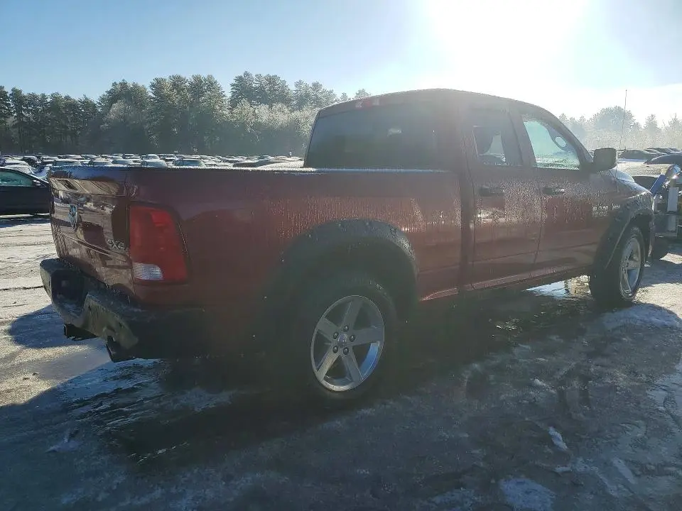 2013 RAM 1500 ST  