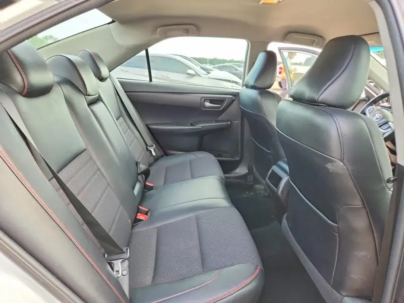 2017 TOYOTA CAMRY SE  