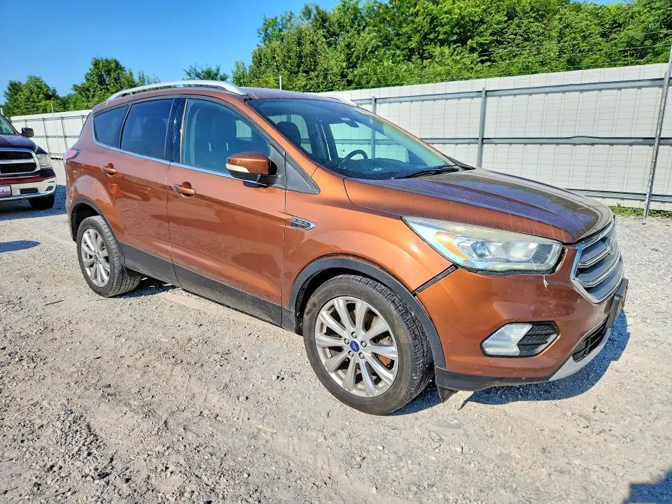 2017 FORD ESCAPE TITANIUM  