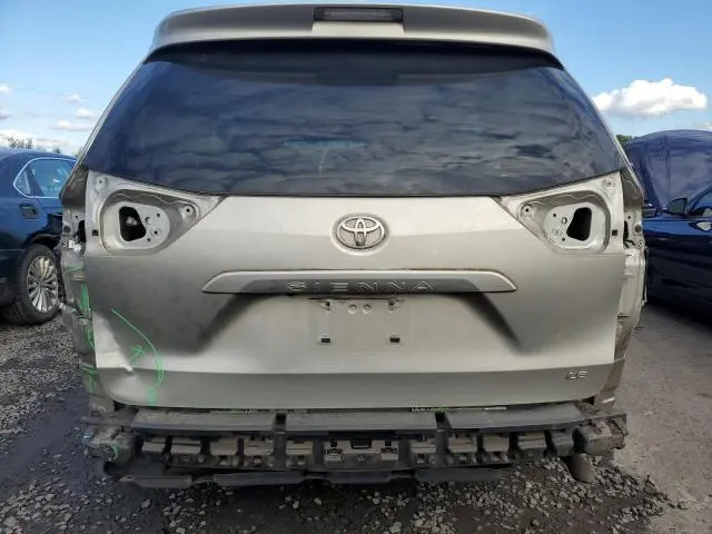 2015 TOYOTA SIENNA LE  