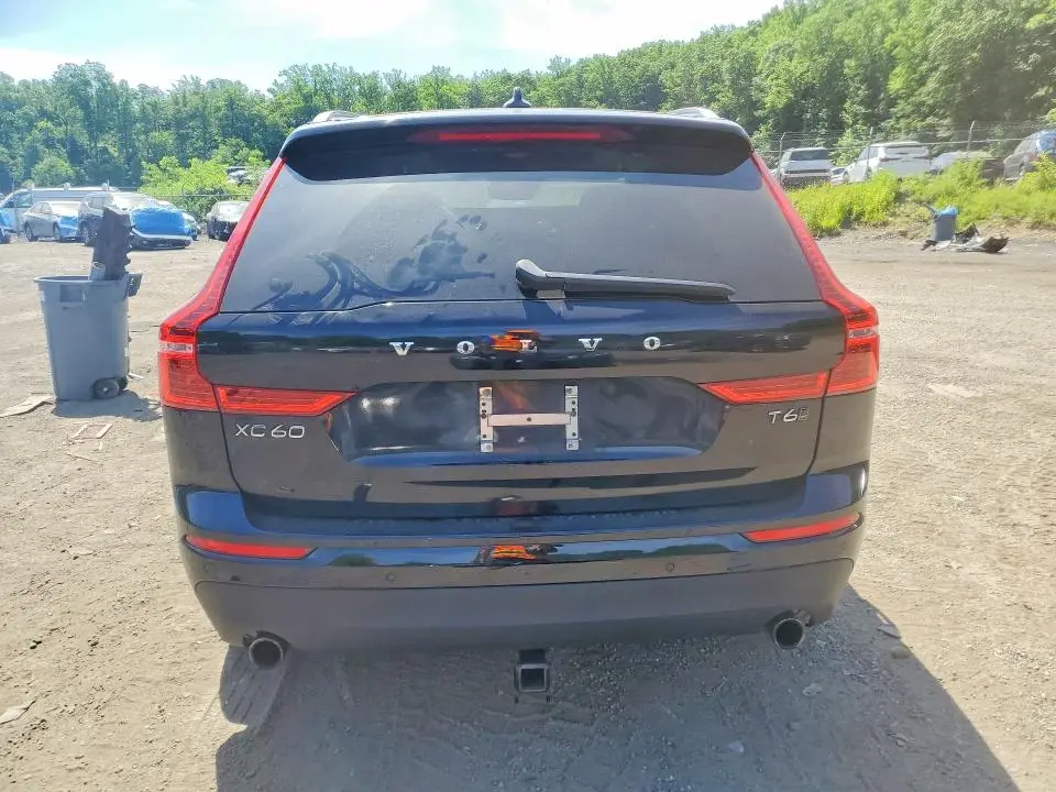 2020 VOLVO XC60 T6 MOMENTUM  