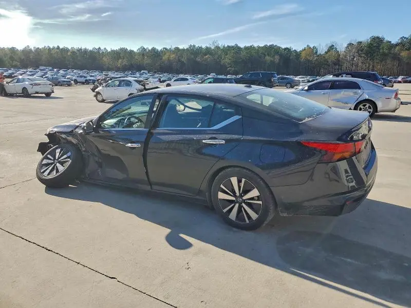 2022 NISSAN ALTIMA SV  