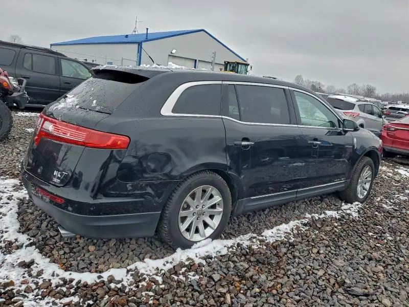 2016 LINCOLN MKT   