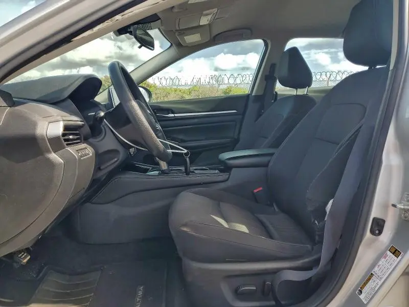 2023 NISSAN ALTIMA SV  