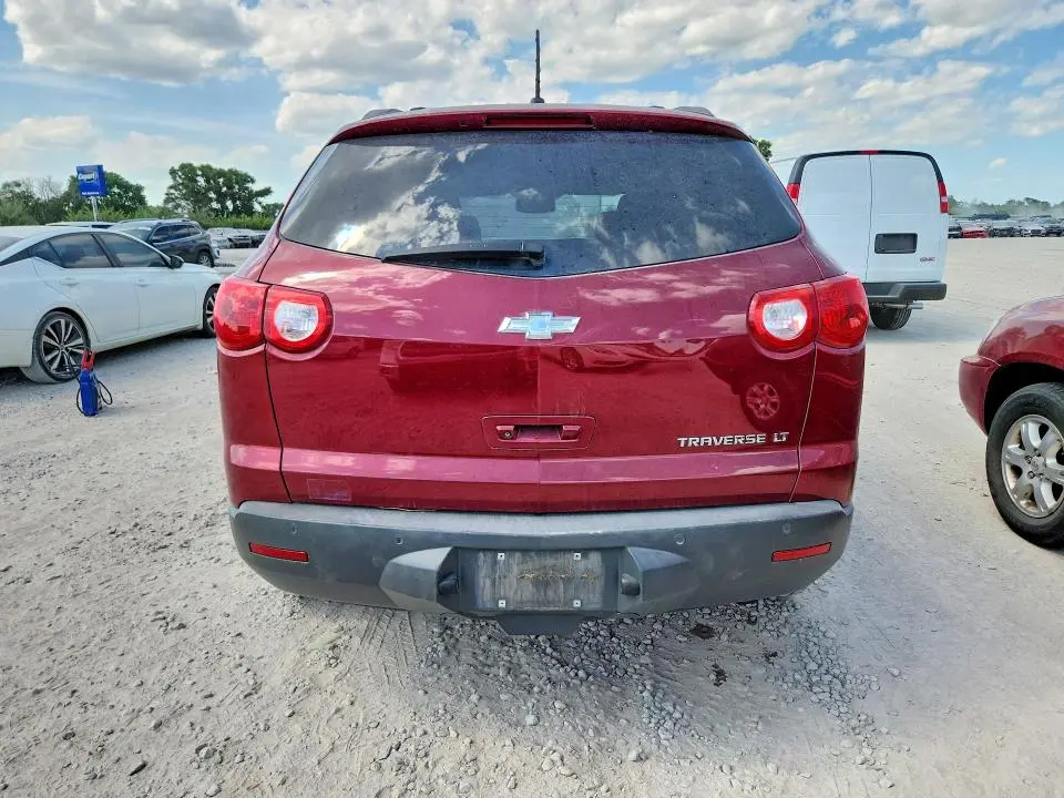2011 CHEVROLET TRAVERSE LT  