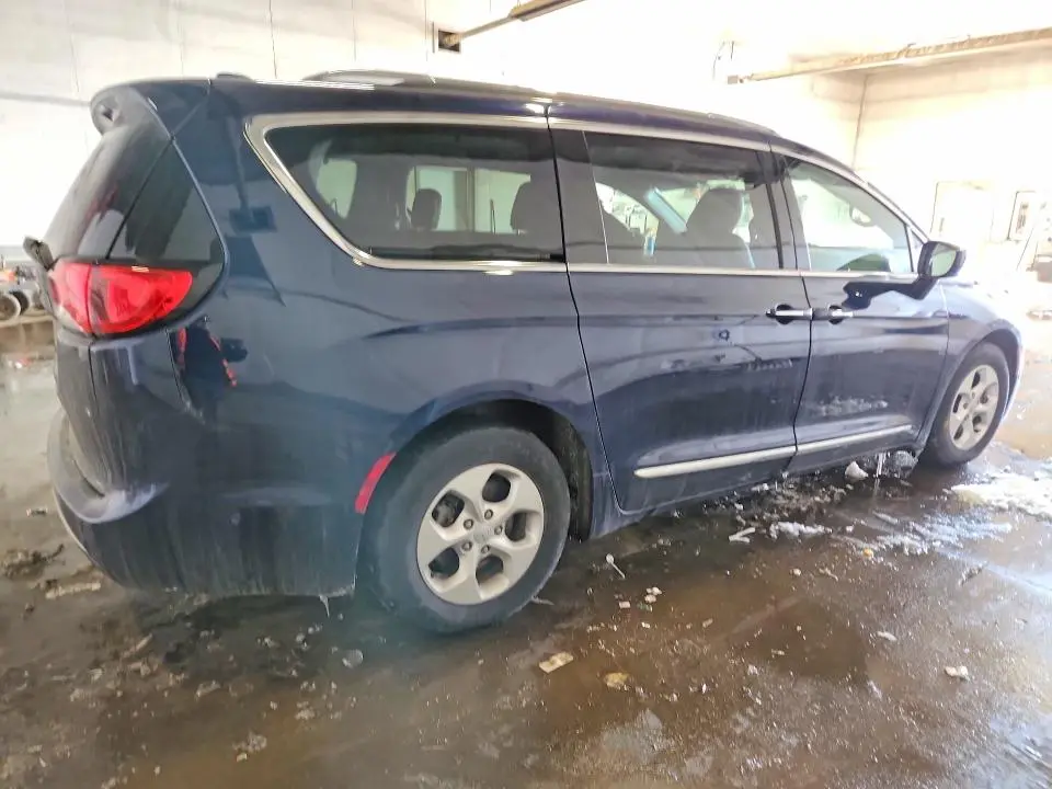 2017 CHRYSLER PACIFICA TOURING L PLUS  