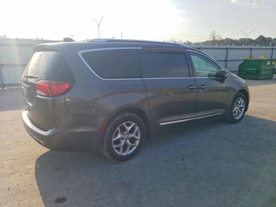 2017 CHRYSLER PACIFICA TOURING L PLUS  
