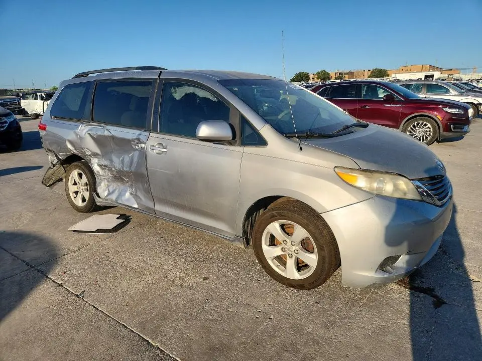 2011 TOYOTA SIENNA LE  