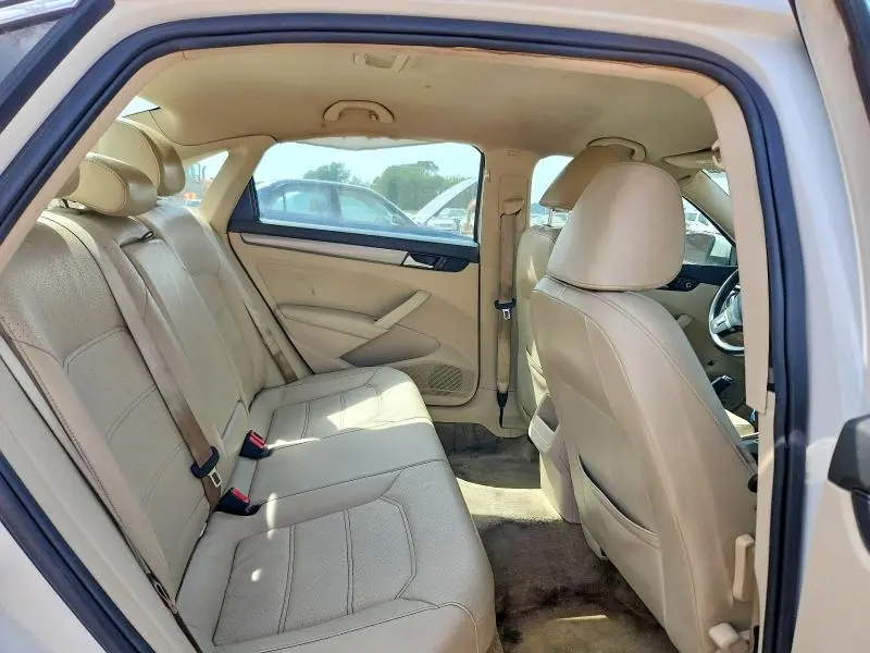 2014 VOLKSWAGEN PASSAT S  