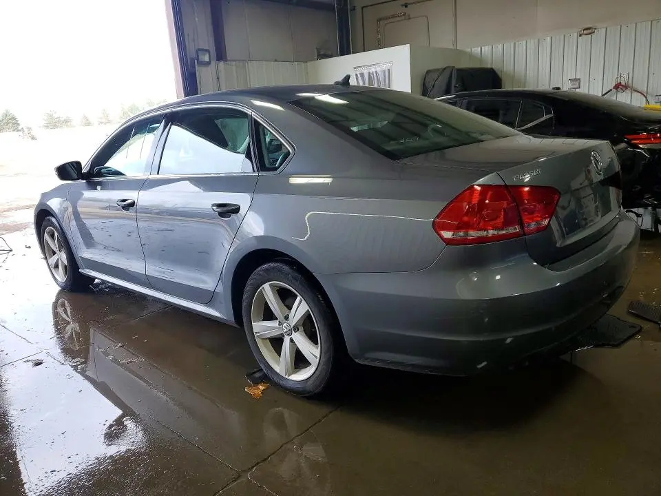 2015 VOLKSWAGEN PASSAT S  
