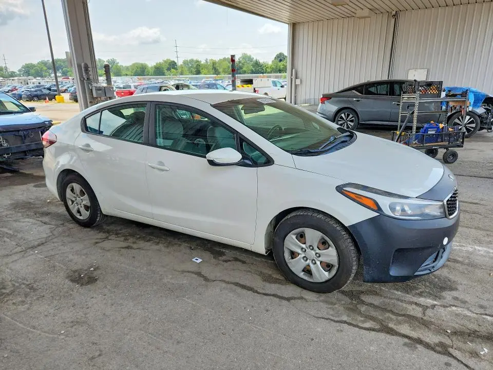 2017 KIA FORTE LX  