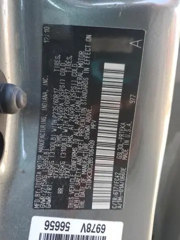 2011 TOYOTA SIENNA LE  