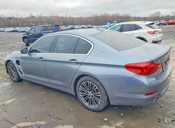 2019 BMW 530XE   