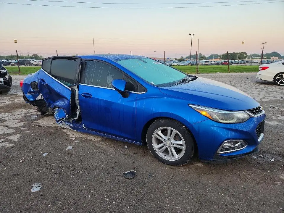 2017 CHEVROLET CRUZE LT  