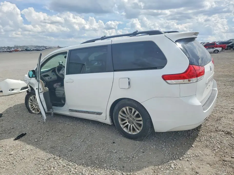 2011 TOYOTA SIENNA XLE 8-PASSENGER  