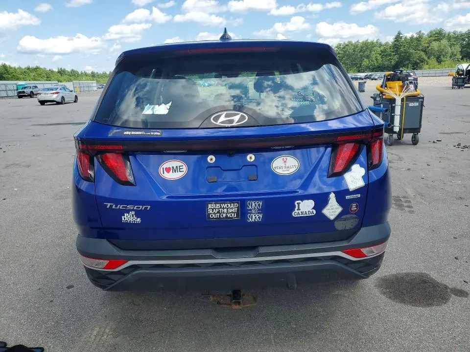 2022 HYUNDAI TUCSON SE  