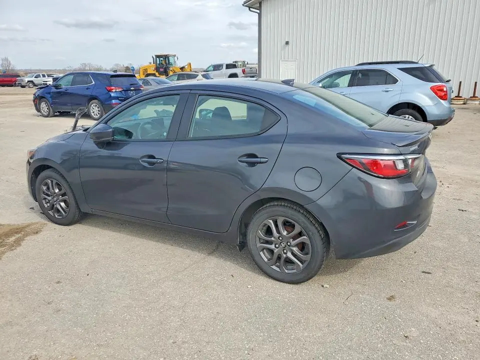 2019 TOYOTA YARIS LE  