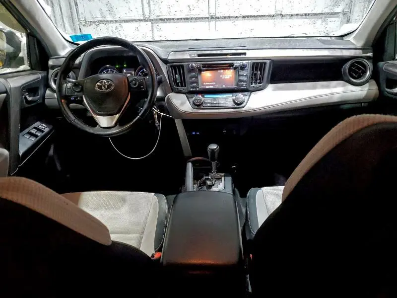 2016 TOYOTA RAV4 XLE  