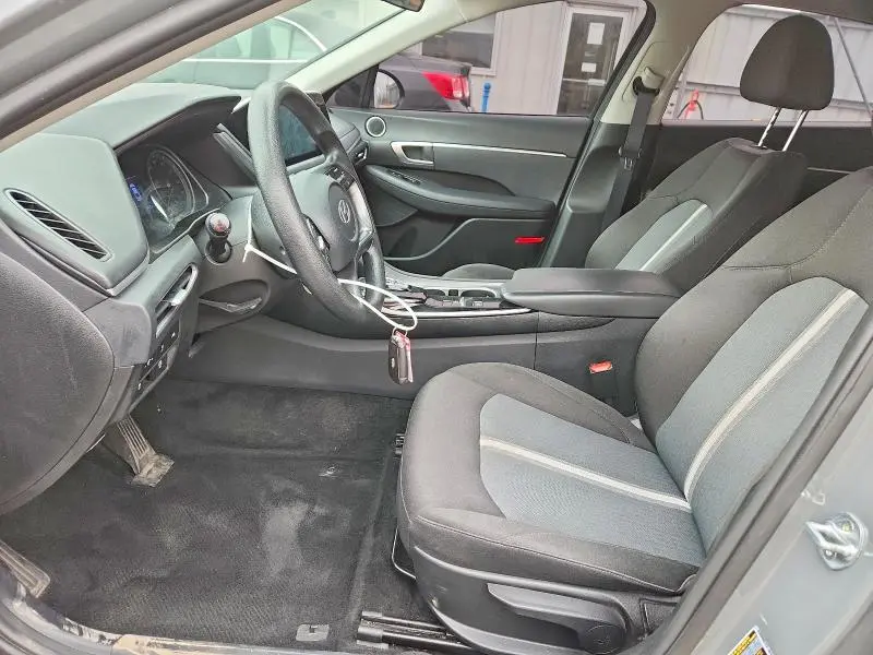 2020 HYUNDAI SONATA SE  