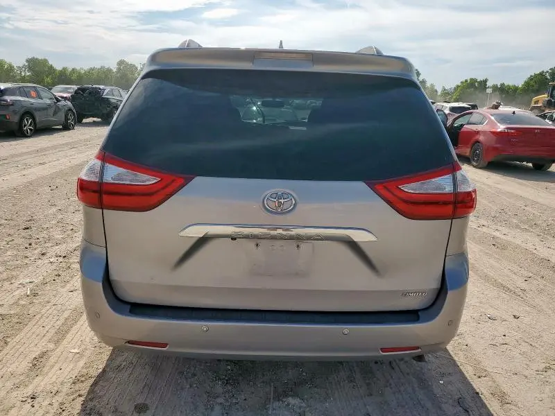 2015 TOYOTA SIENNA XLE  