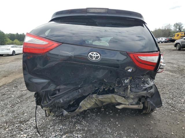 2019 TOYOTA SIENNA LE