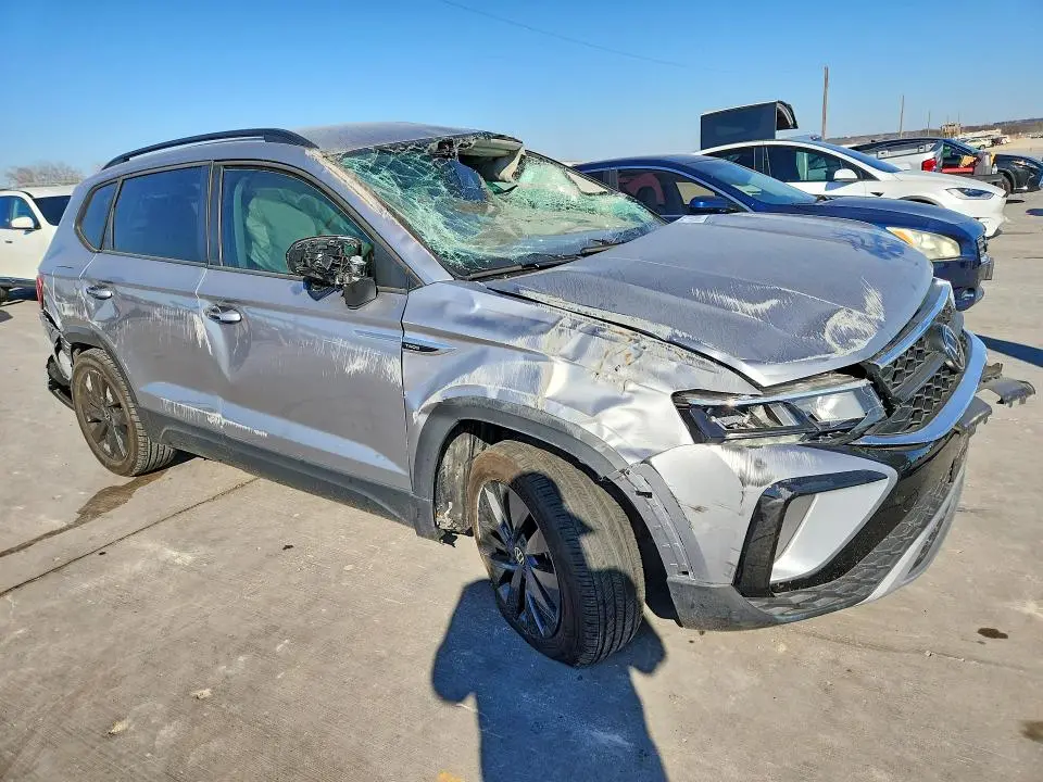 2024 VOLKSWAGEN TAOS S  