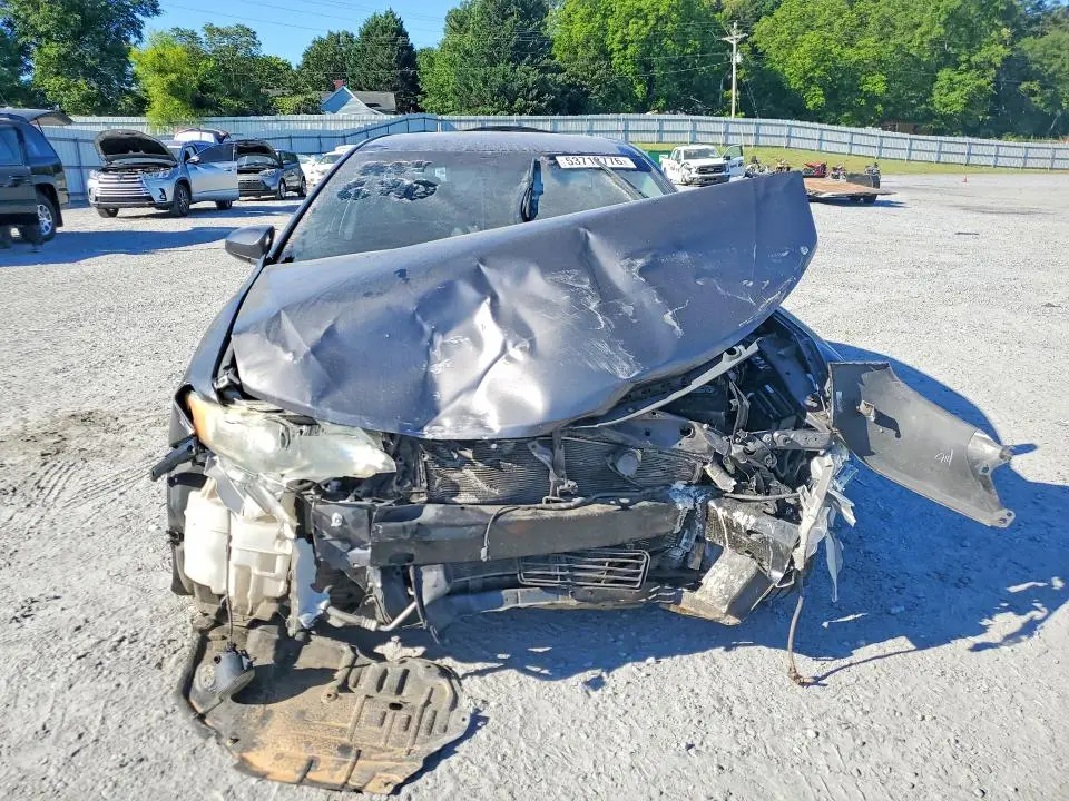 2013 TOYOTA CAMRY SE  